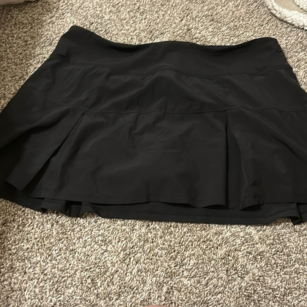 Black tennis skirt, size large